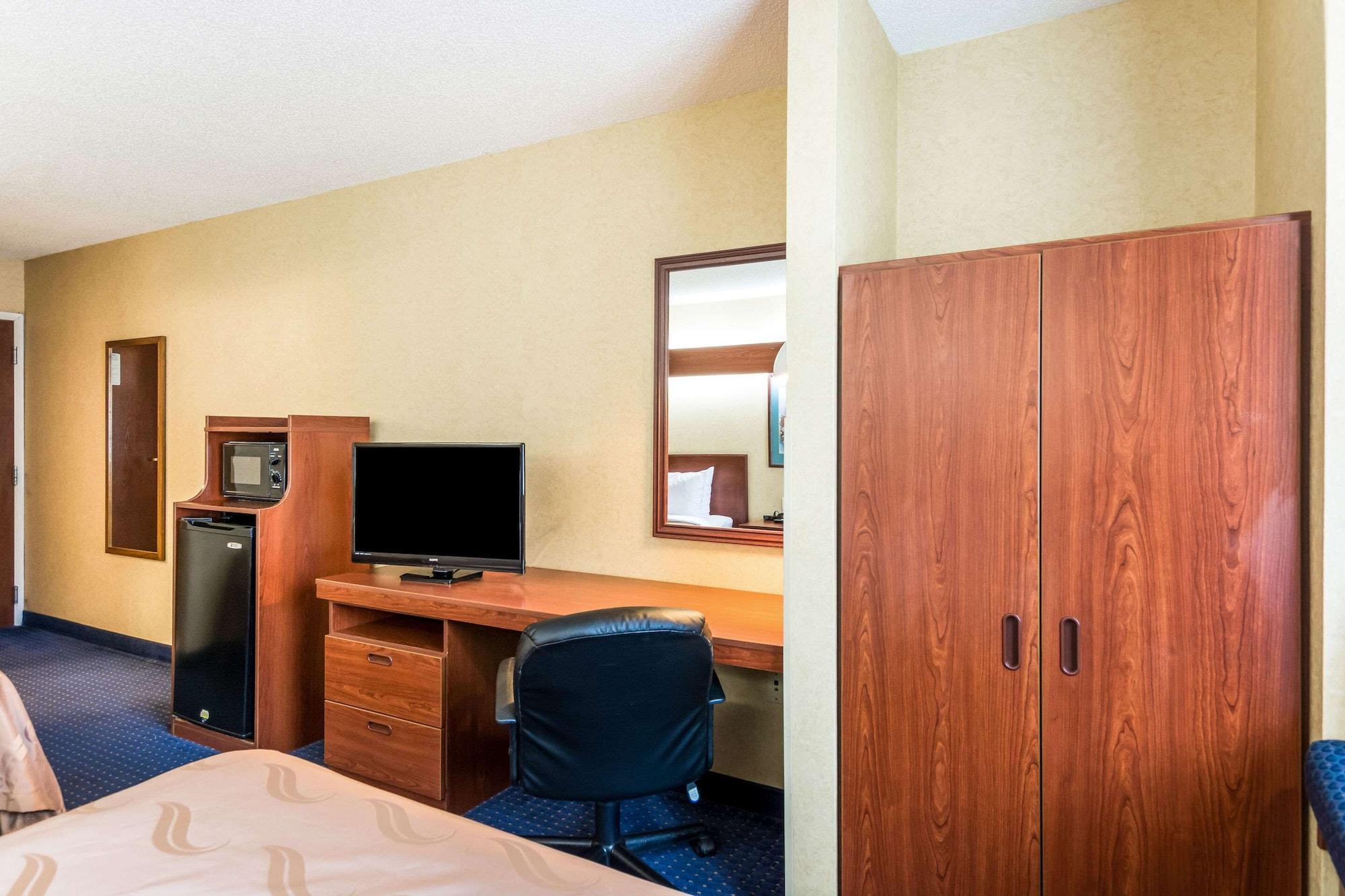Quality Inn Chester - South Richmond Εξωτερικό φωτογραφία