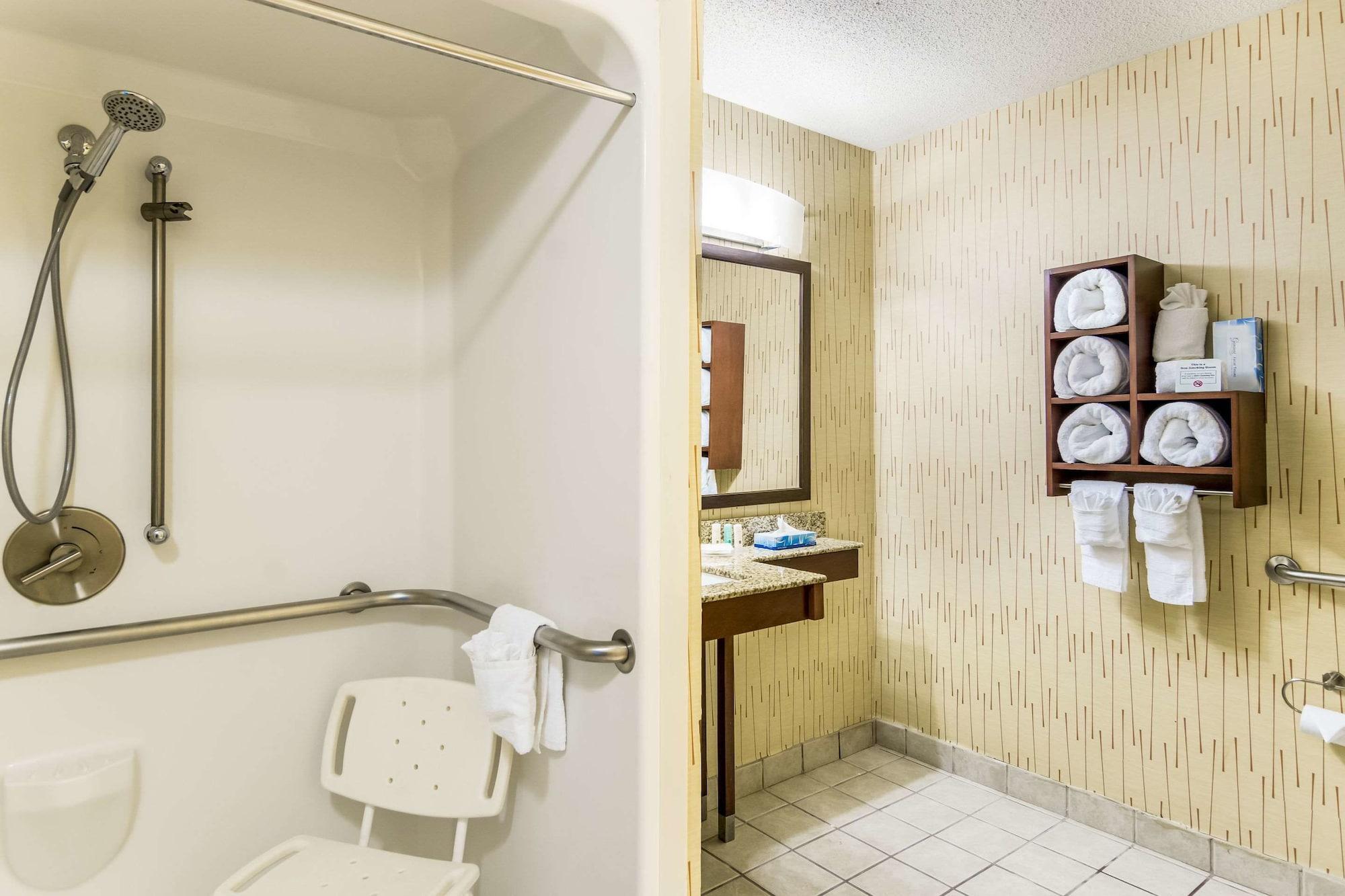 Quality Inn Chester - South Richmond Εξωτερικό φωτογραφία