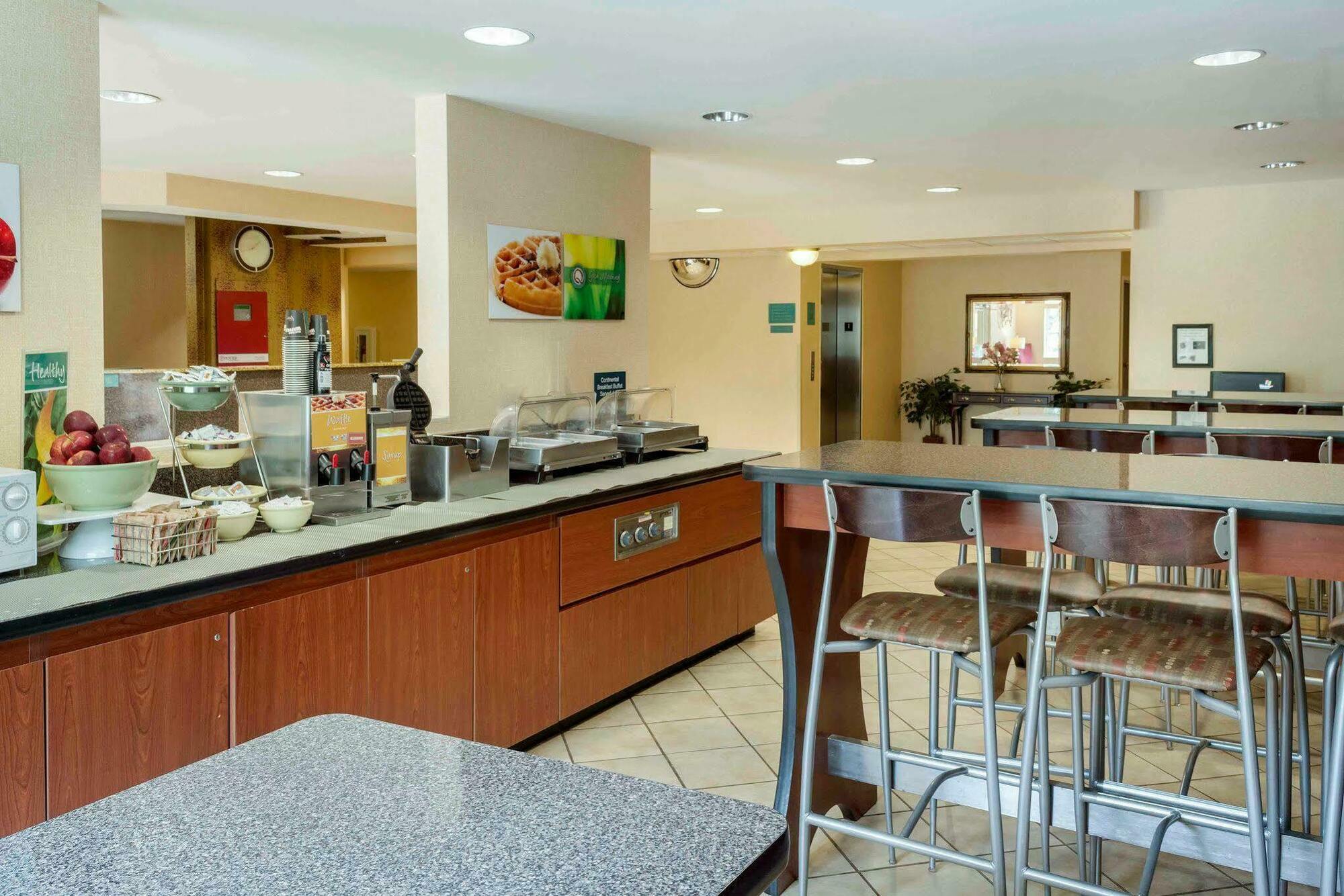 Quality Inn Chester - South Richmond Εξωτερικό φωτογραφία