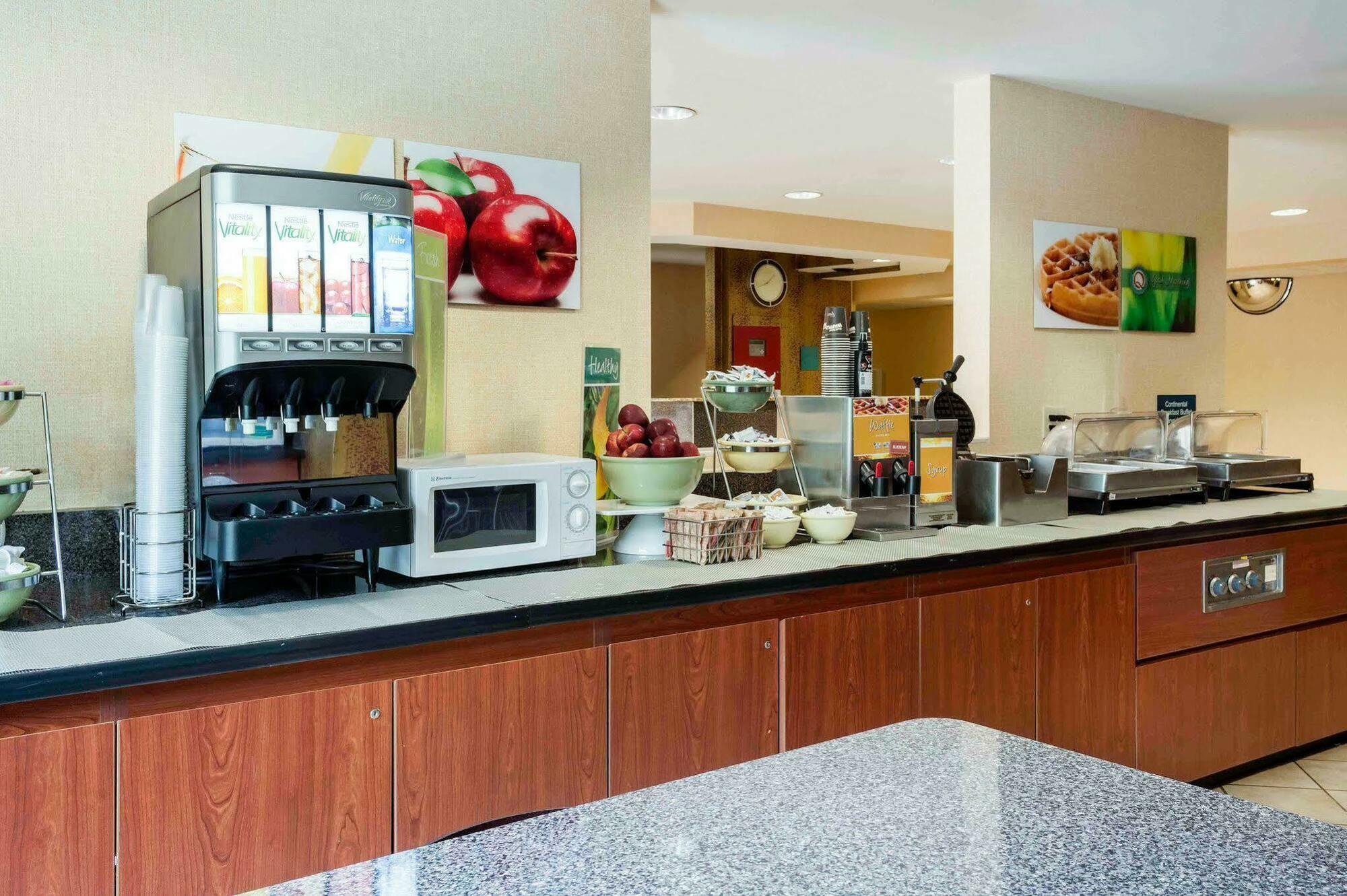 Quality Inn Chester - South Richmond Εξωτερικό φωτογραφία